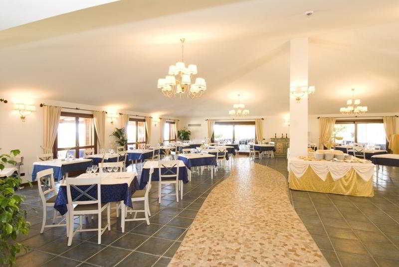 Hotel I Corbezzoli Porto Ottiolu Restoran gambar